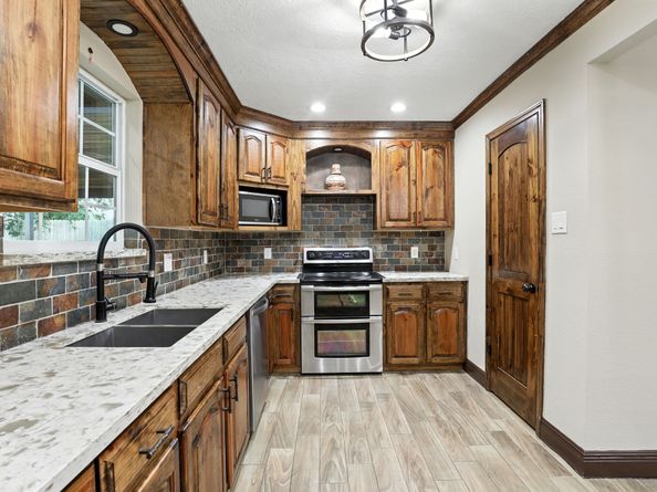 3631 Wyoming Street, Houston TX 77021