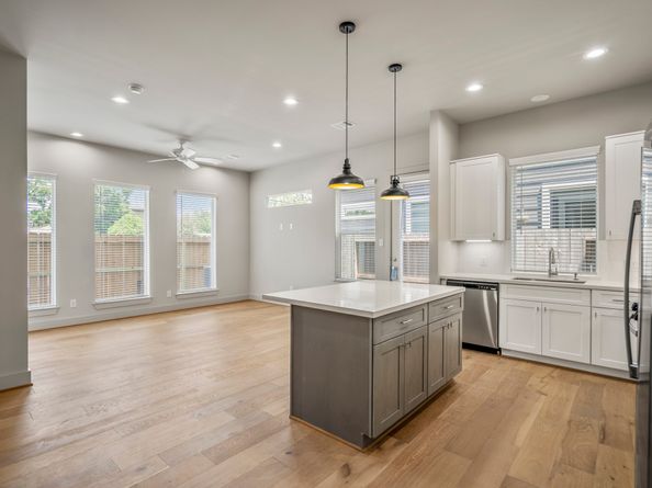 5233 Hillman Street A, Houston TX 77023