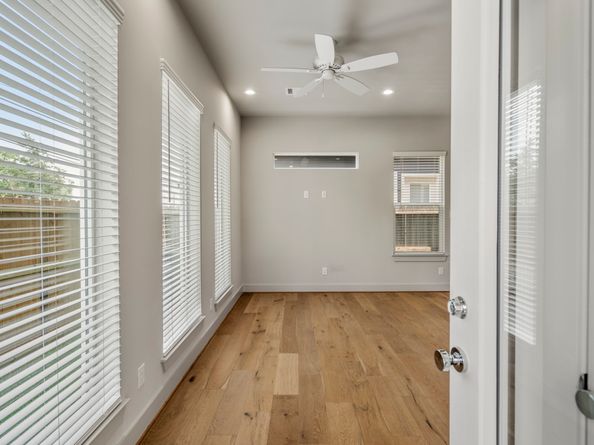 5233 Hillman Street A, Houston TX 77023