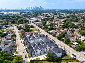 5233 Hillman Street A, Houston TX 77023