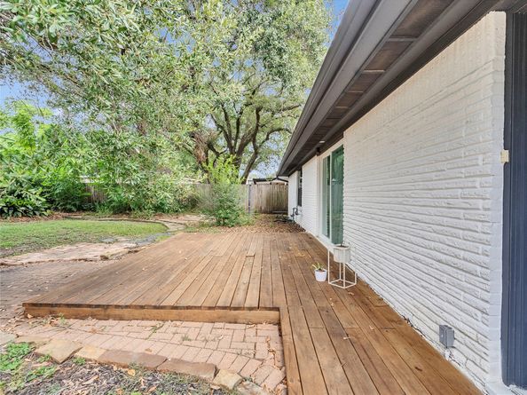 5510 Braesvalley Drive, Houston TX 77096