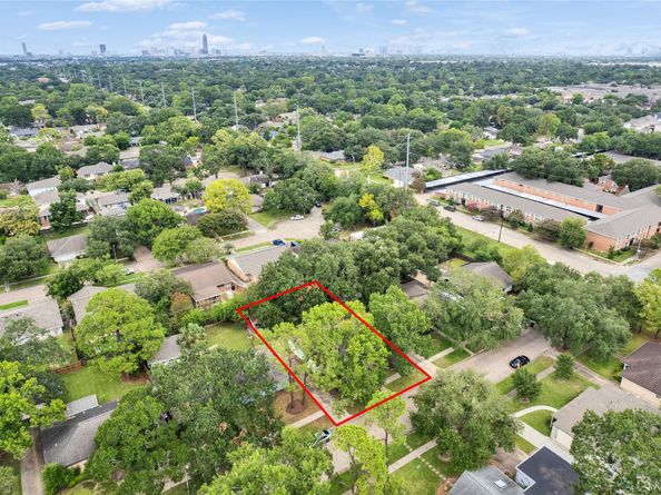 5510 Braesvalley Drive, Houston TX 77096