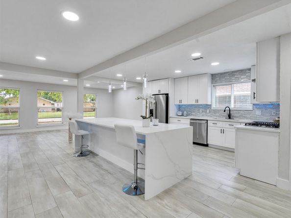 5510 Braesvalley Drive, Houston TX 77096