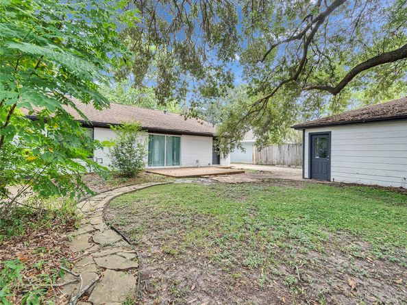 5510 Braesvalley Drive, Houston TX 77096