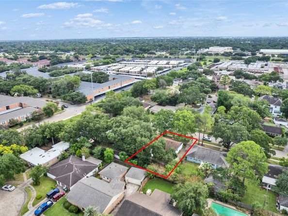 5510 Braesvalley Drive, Houston TX 77096