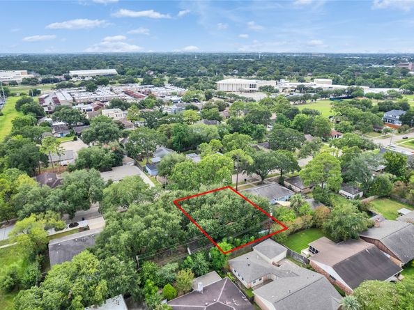 5510 Braesvalley Drive, Houston TX 77096