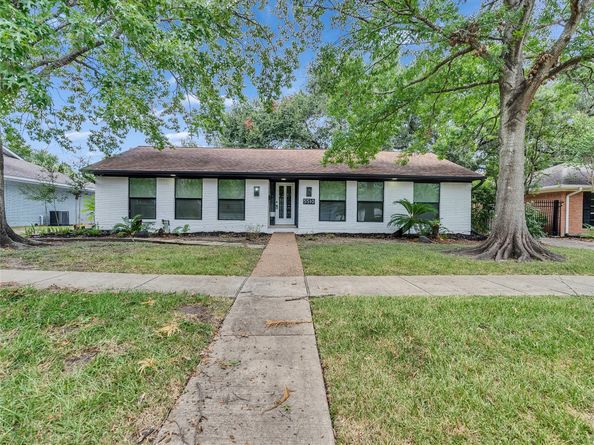 5510 Braesvalley Drive, Houston TX 77096