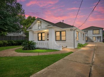 7009 Vandeman Street