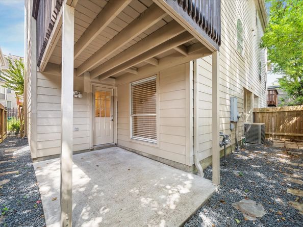 909 Reinicke Street, Houston TX 77007