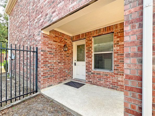 17627 S Summit Canyon Drive, Houston TX 77095