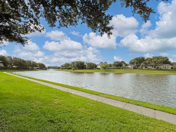 17627 S Summit Canyon Drive, Houston TX 77095
