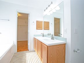 17627 S Summit Canyon Drive, Houston TX 77095