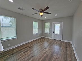 5715 Enid Street, Houston TX 77009