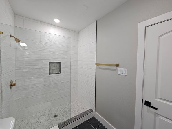 5715 Enid Street, Houston TX 77009