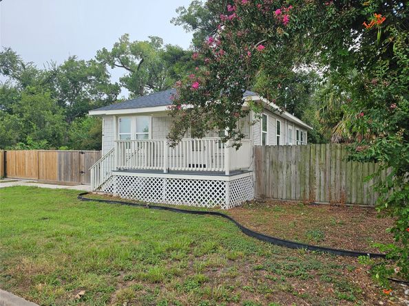 5715 Enid Street, Houston TX 77009