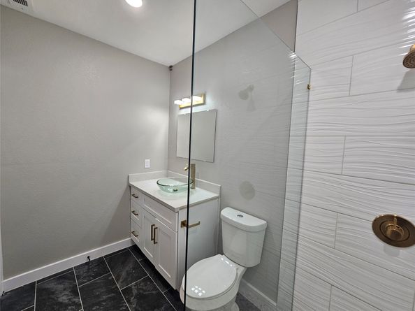 5715 Enid Street, Houston TX 77009