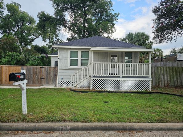 5715 Enid Street, Houston TX 77009