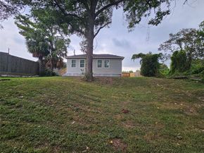 5715 Enid Street, Houston TX 77009