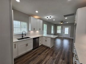 5715 Enid Street, Houston TX 77009