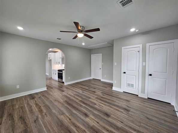 5715 Enid Street, Houston TX 77009