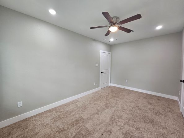 5715 Enid Street, Houston TX 77009