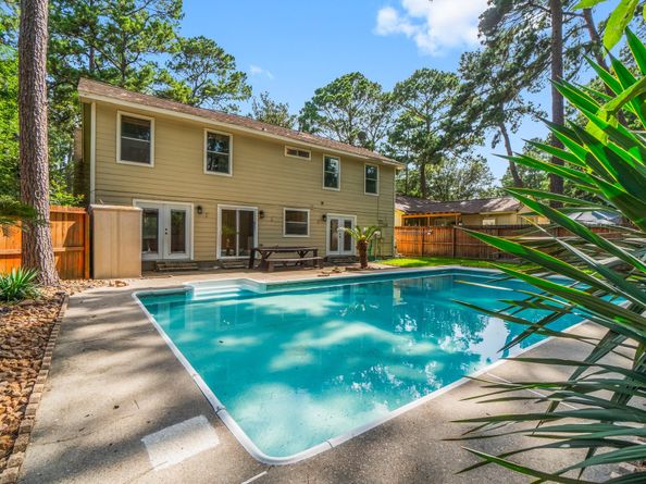 6 Fairmeade Bend Drive, The Woodlands TX 77381