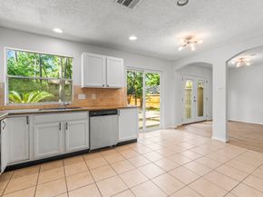 6 Fairmeade Bend Drive, The Woodlands TX 77381