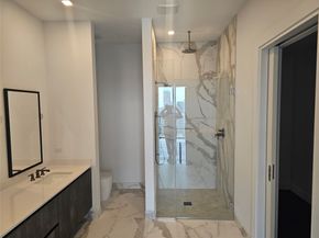 1711 Allen Parkway 1802, Houston TX 77019