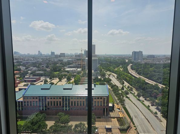 1711 Allen Parkway 1802, Houston TX 77019