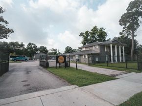 8432 Park Place Boulevard, Houston TX 77017