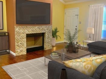10202 Forum Park 86
