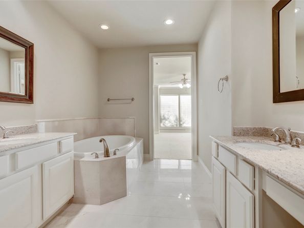 9133 Creekstone Lake Drive, Houston TX 77054
