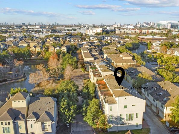 9133 Creekstone Lake Drive, Houston TX 77054