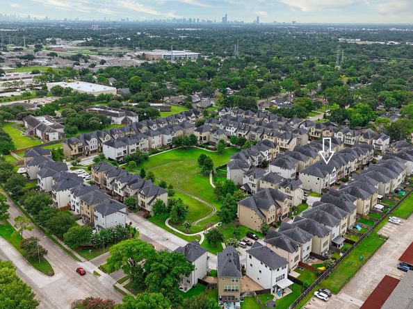 10007 Spring Shadows Park Circle, Houston TX 77080