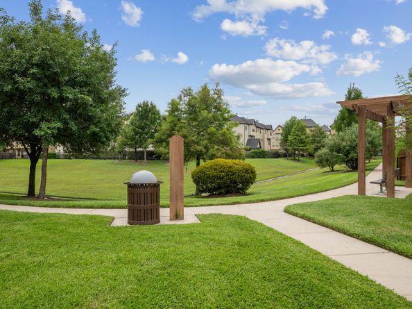 10007 Spring Shadows Park Circle, Houston TX 77080
