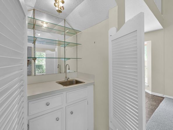 6614 Vialinda Drive, Houston TX 77083