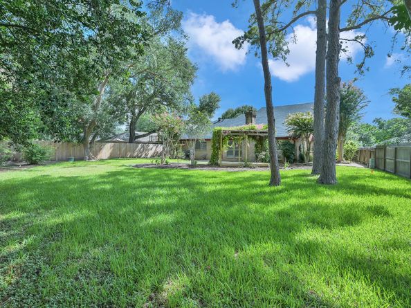 6614 Vialinda Drive, Houston TX 77083