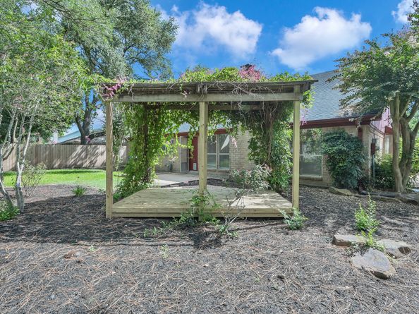 6614 Vialinda Drive, Houston TX 77083
