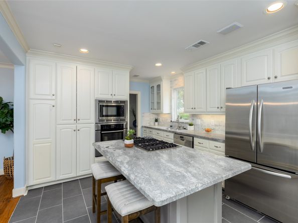 814 W 41st Street, Houston TX 77018