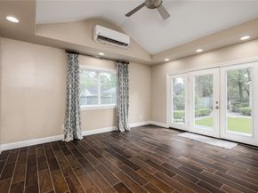814 W 41st Street, Houston TX 77018