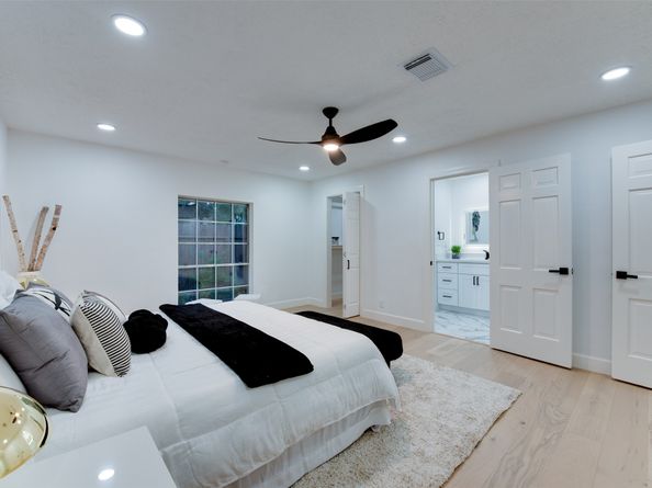 2350 Wroxton Road, Houston TX 77005