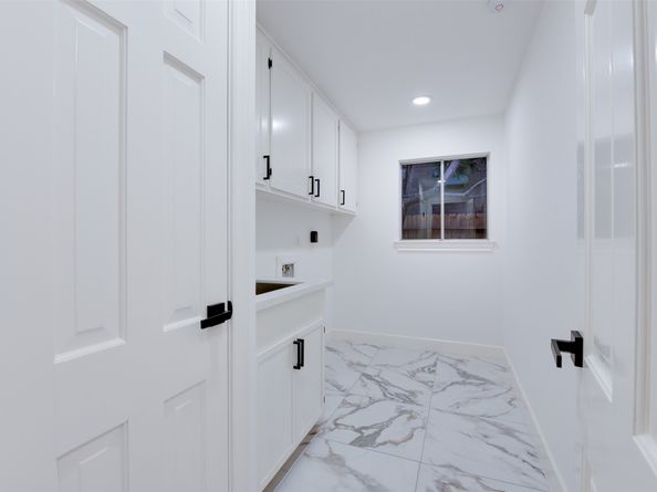 2350 Wroxton Road, Houston TX 77005