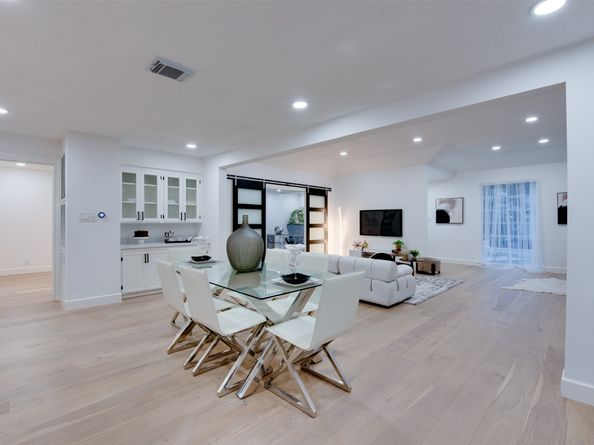 2350 Wroxton Road, Houston TX 77005