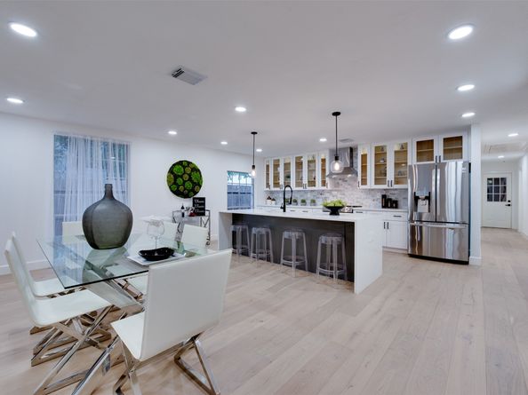 2350 Wroxton Road, Houston TX 77005