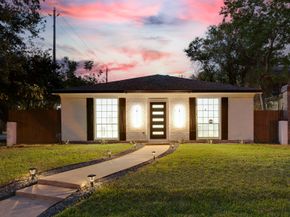 2350 Wroxton Road, Houston TX 77005