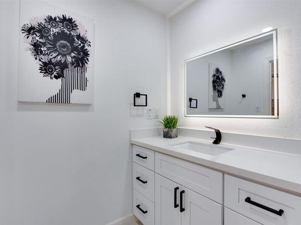 2350 Wroxton Road, Houston TX 77005