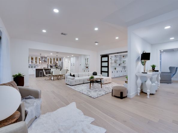 2350 Wroxton Road, Houston TX 77005