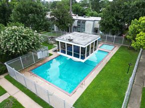 10174 Beekman Place Drive, Houston TX 77043