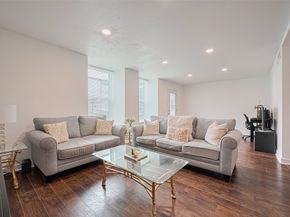 10174 Beekman Place Drive, Houston TX 77043