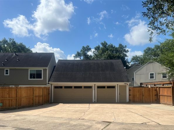702 Queensmill Court, Houston TX 77079